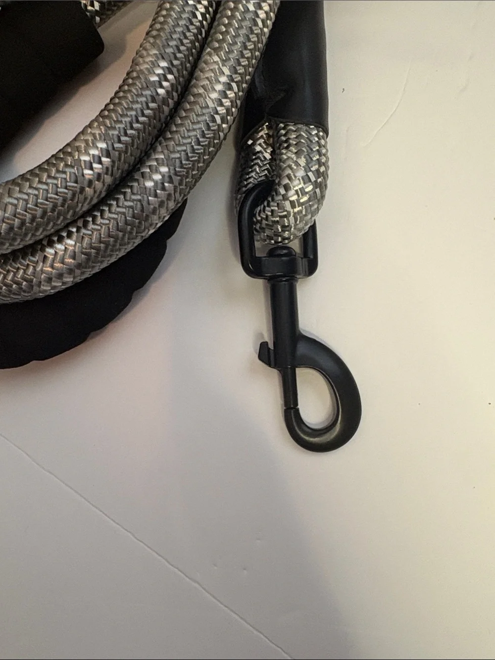 Eddie Bauer Black and Gray Reflective Leash with Padded Comfort Handle